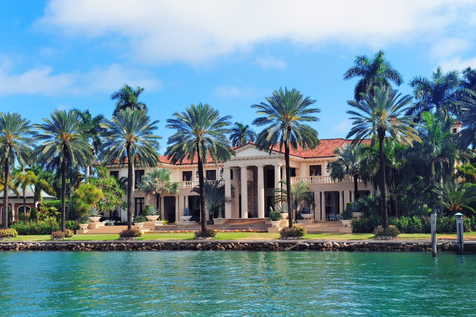 Villa Painting Service 10 miami-luxury-house-min